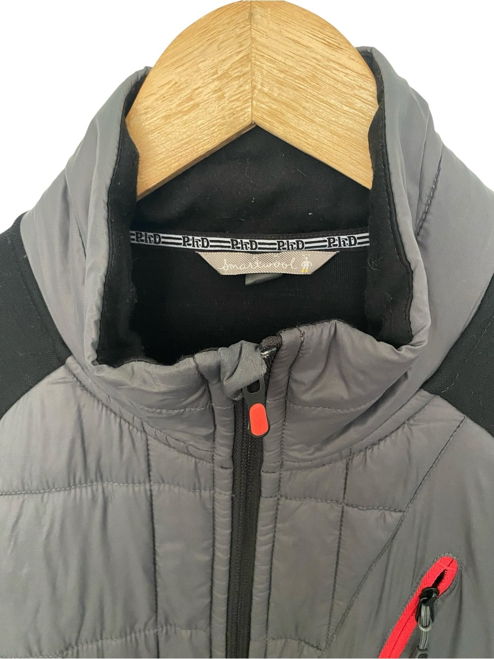 Smartwool Men's Gray and Black Performance Hybrid Jacket with Red Accent - Picture 3 of 6